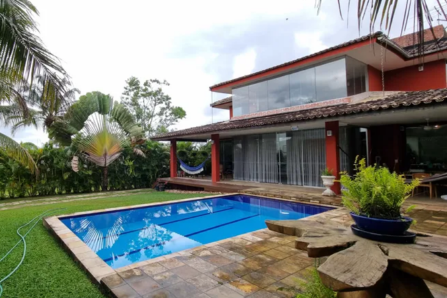 Casa de 3 Quartos no condomínio Vila Bela com 237m²