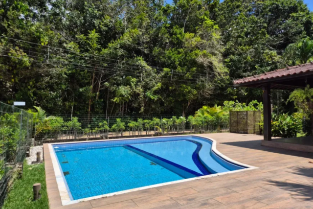 Casa de Condomínio com 5 Quartos em Aldeia com 254m²