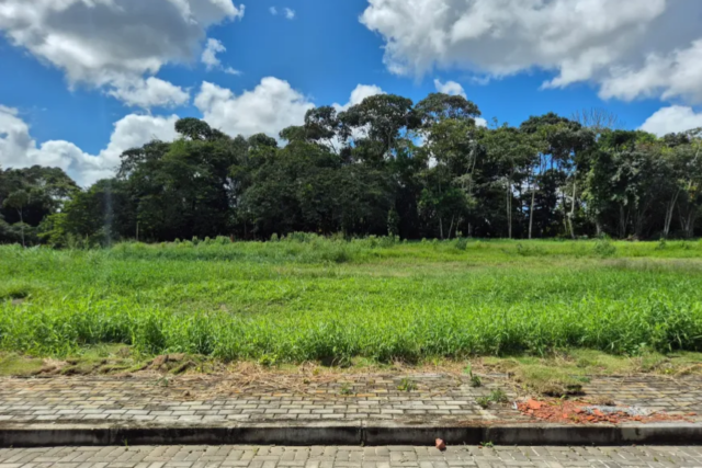 Lote à venda no condomínio Ipês de Aldeia com 600m²